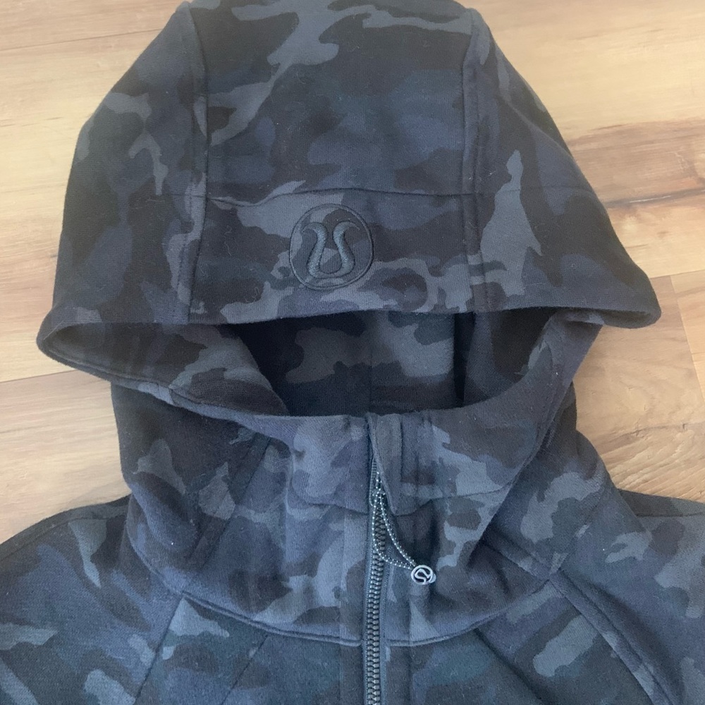 {Lululemon} Scuba